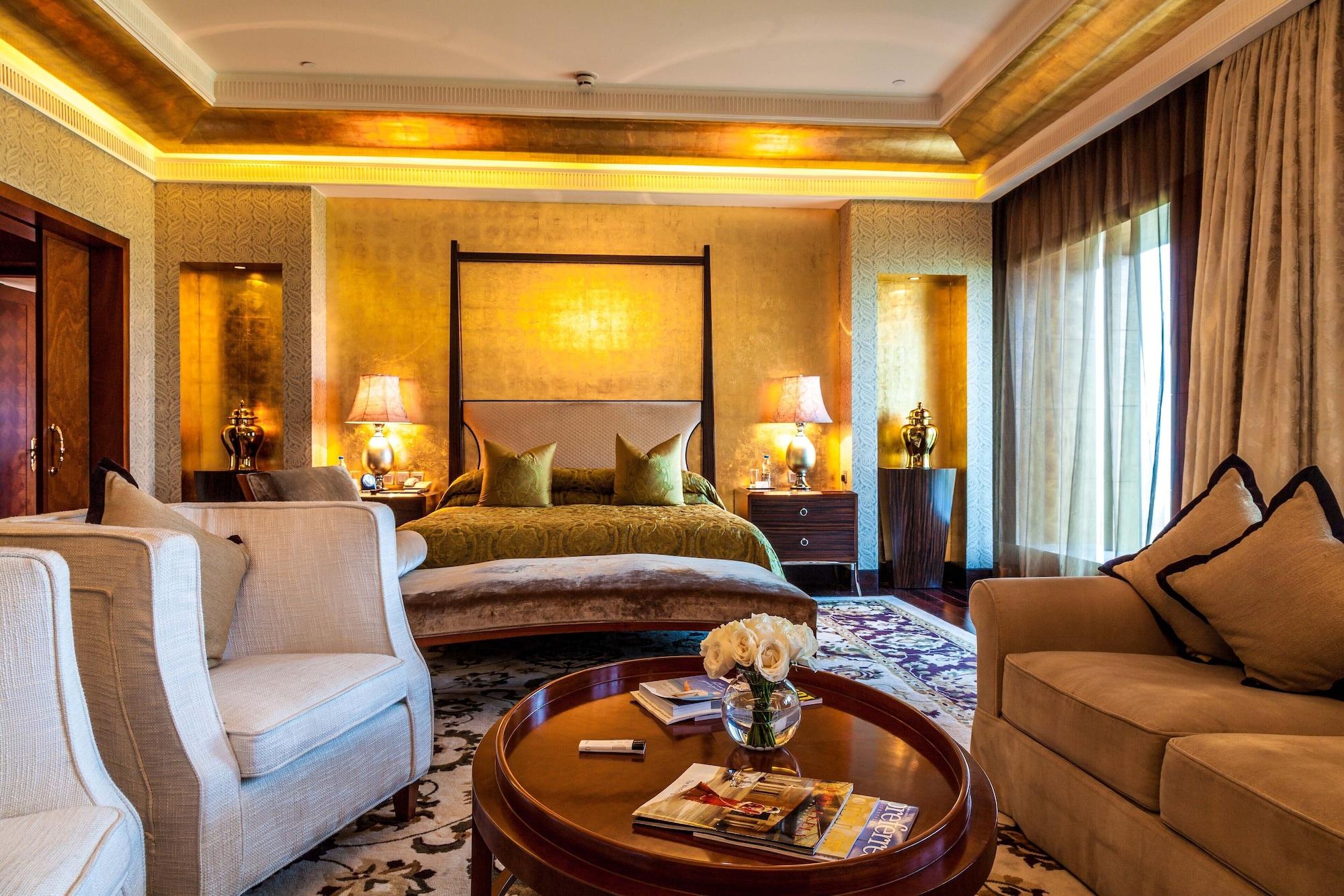 The Leela Ambience Gurugram Hotel & Residences - The Luxury Urban Sanctuary Ґурґаон Екстер'єр фото A suite at the Taj Mahal Palace