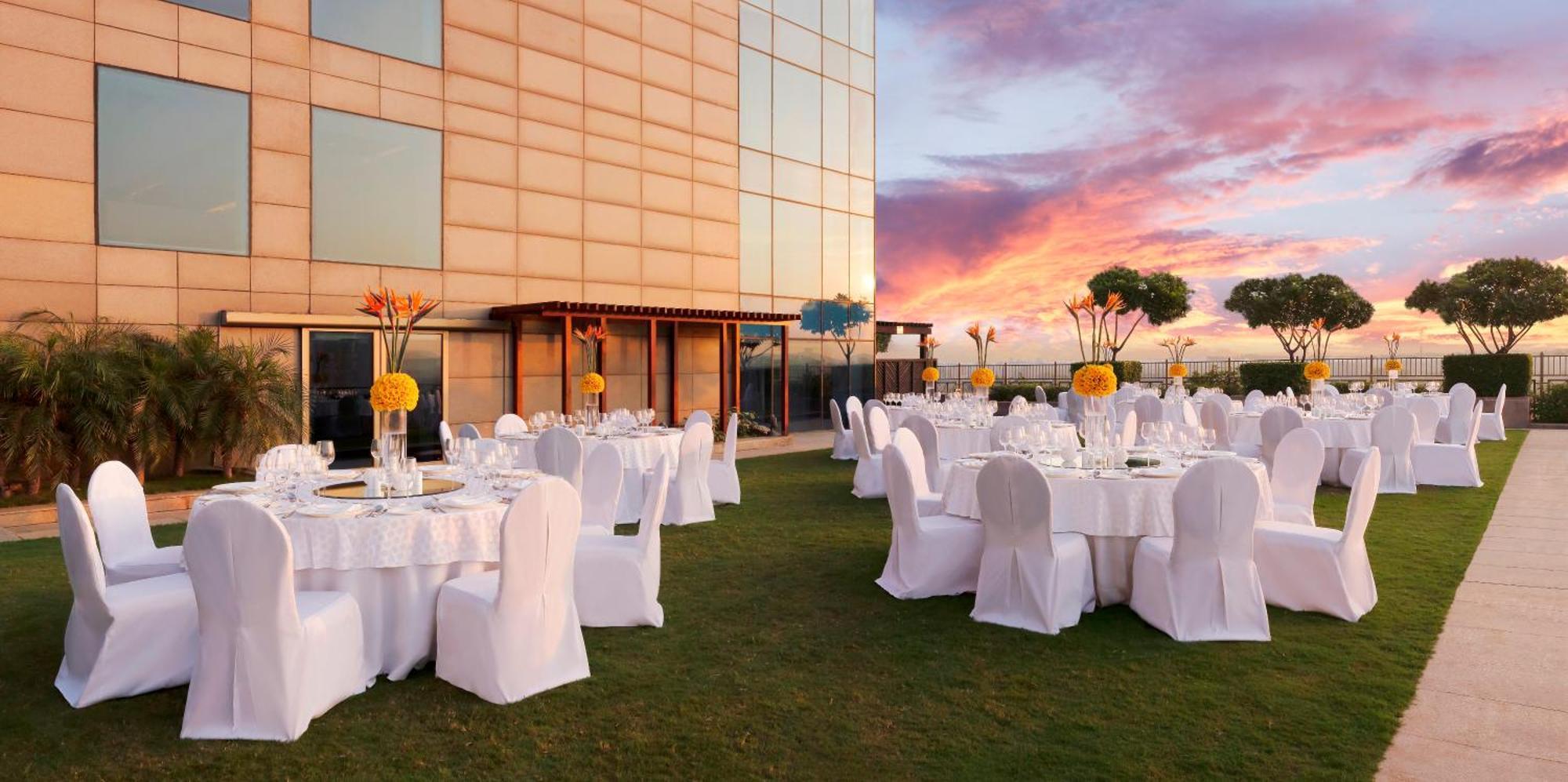 The Leela Ambience Gurugram Hotel & Residences - The Luxury Urban Sanctuary Ґурґаон Екстер'єр фото The Westin Hyderabad Hiranandani