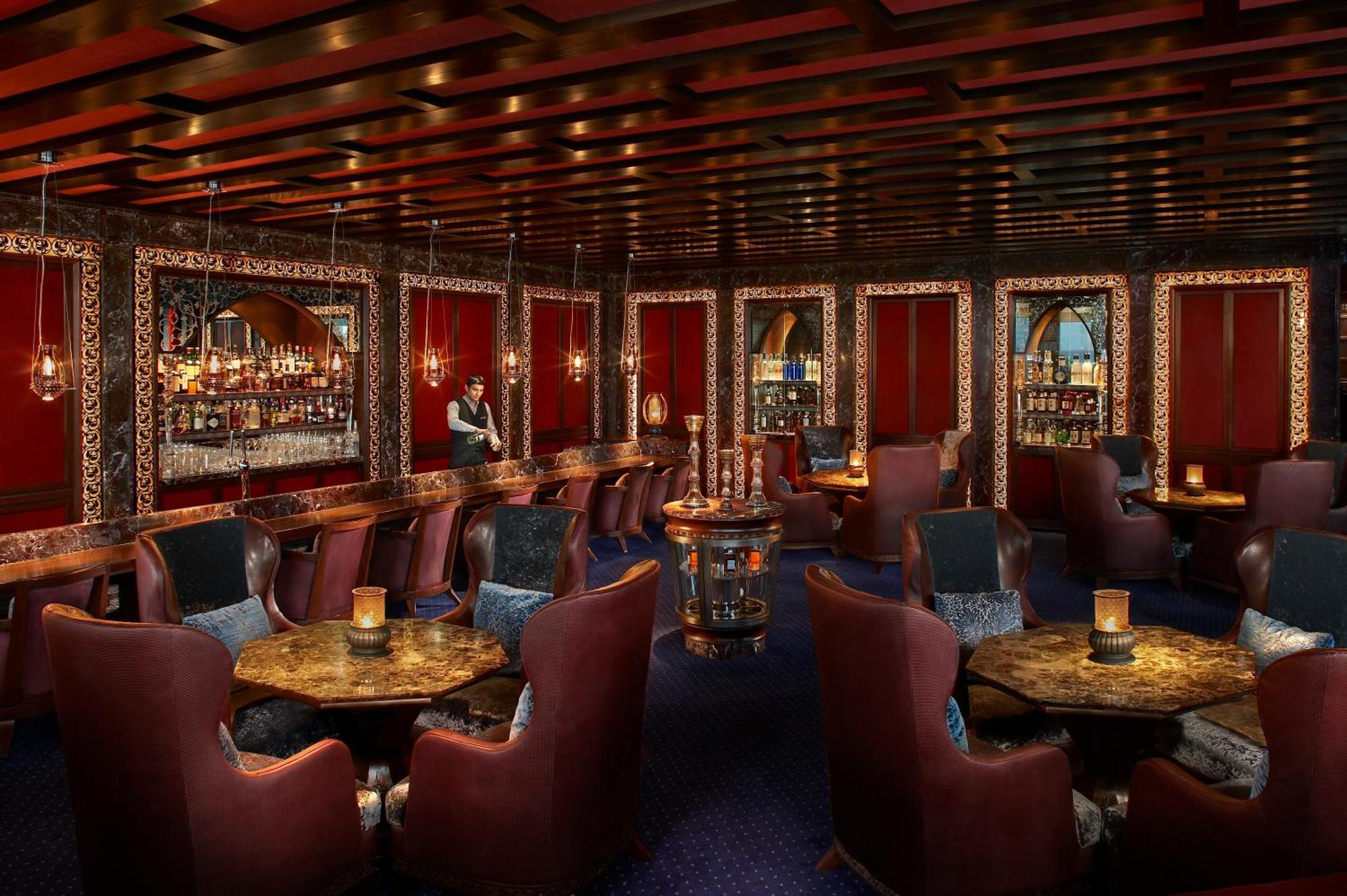 The Leela Ambience Gurugram Hotel & Residences - The Luxury Urban Sanctuary Ґурґаон Ресторан фото The interior of the nightclub