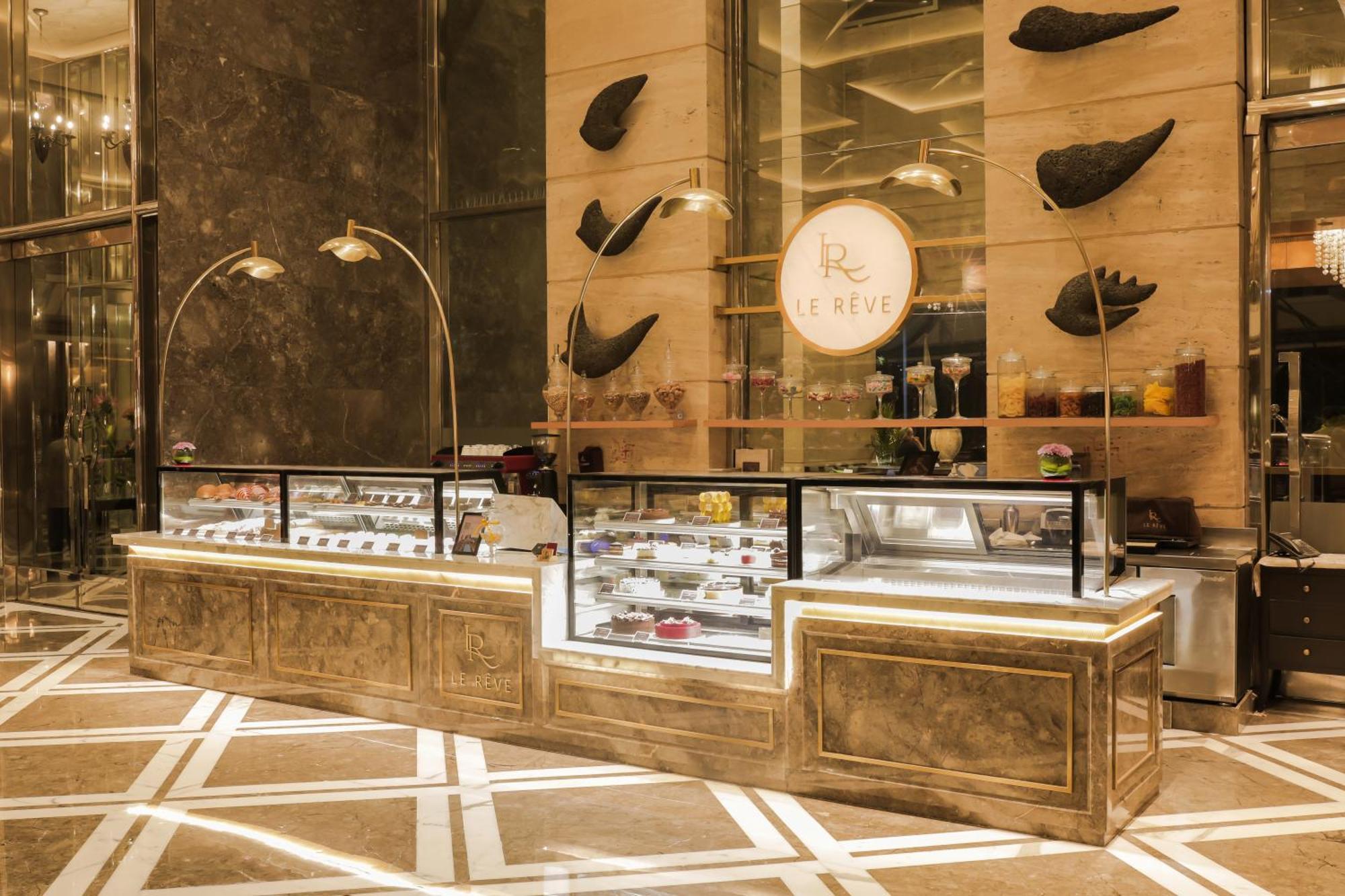 The Leela Ambience Gurugram Hotel & Residences - The Luxury Urban Sanctuary Ґурґаон Екстер'єр фото The pastry shop