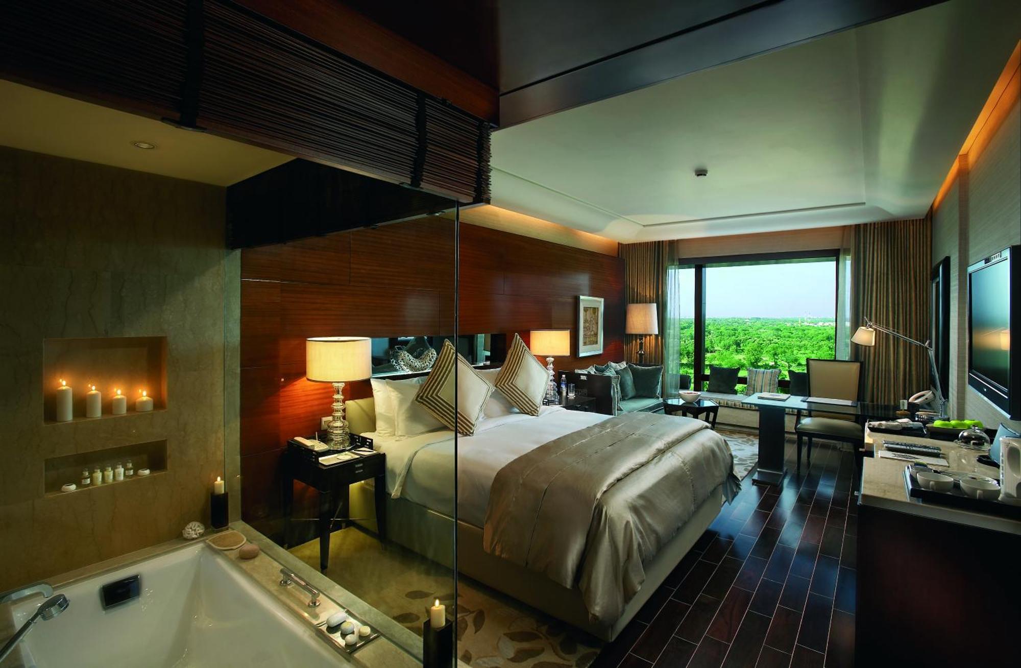 The Leela Ambience Gurugram Hotel & Residences - The Luxury Urban Sanctuary Ґурґаон Екстер'єр фото A room at The Oberoi, Mumbai