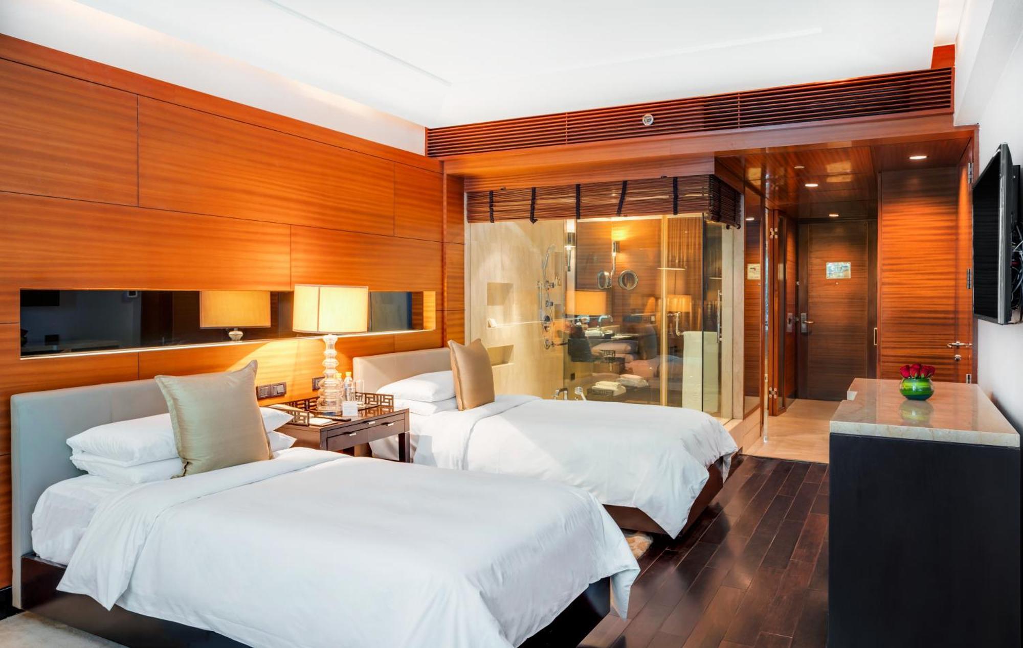 The Leela Ambience Gurugram Hotel & Residences - The Luxury Urban Sanctuary Ґурґаон Екстер'єр фото Deluxe Room