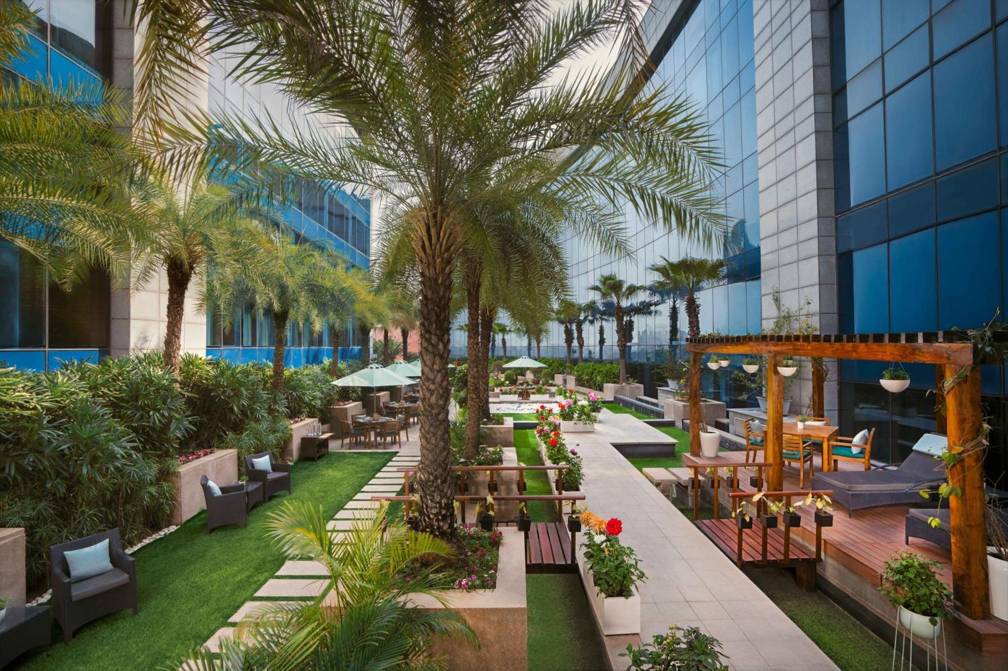 The Leela Ambience Gurugram Hotel & Residences - The Luxury Urban Sanctuary Ґурґаон Екстер'єр фото The Park, Hyderabad