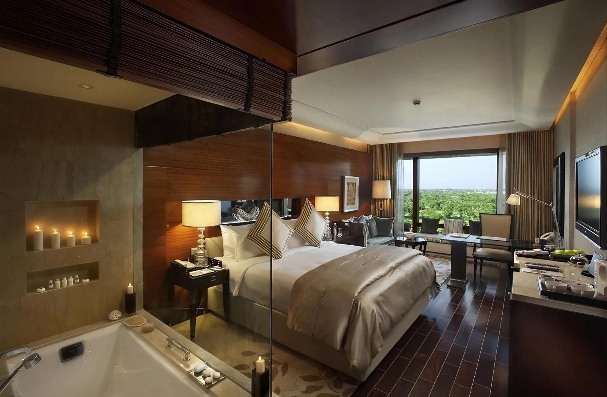 The Leela Ambience Gurugram Hotel & Residences - The Luxury Urban Sanctuary Ґурґаон Екстер'єр фото A suite at the Taj Bengal