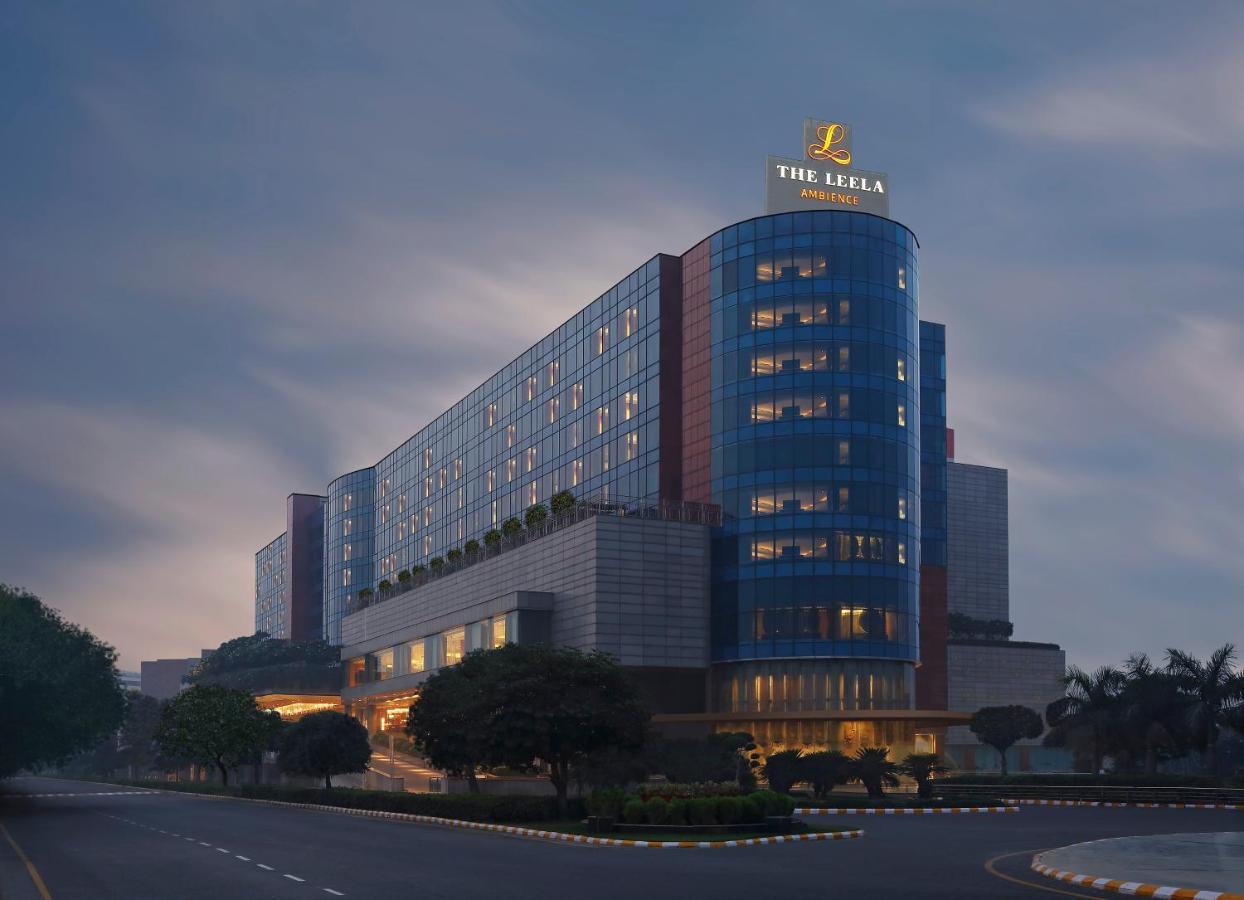 The Leela Ambience Gurugram Hotel & Residences - The Luxury Urban Sanctuary Ґурґаон Екстер'єр фото The hotel at night